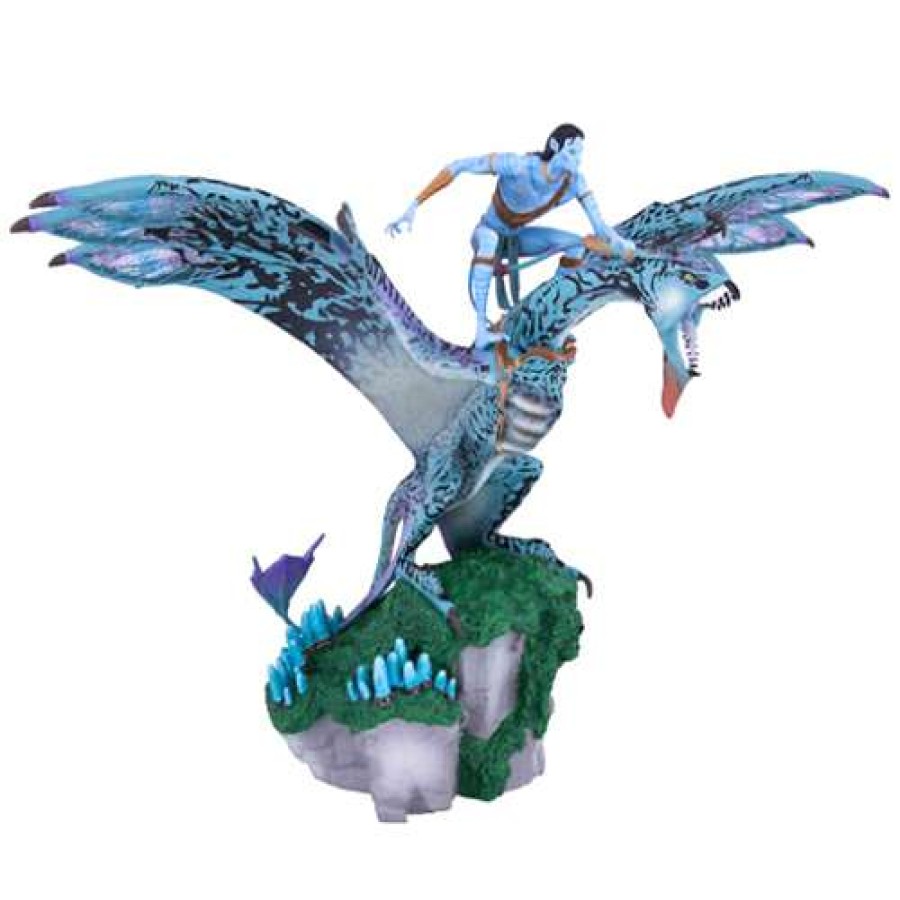 Figures & Figurines * | Store Disney Figurine Pandora The World Of Avatar Jake Riding Banshee